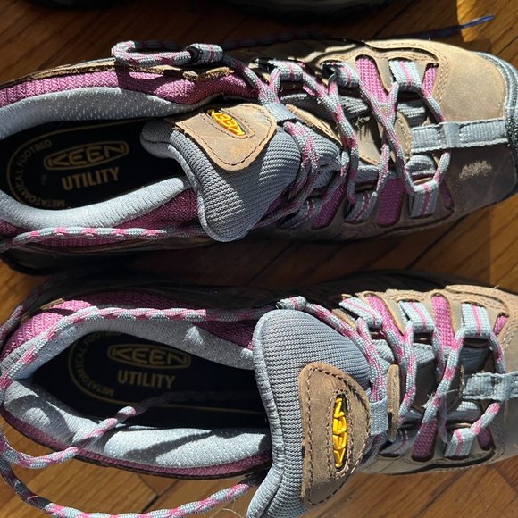 Keen Boots, barely used - Picture 3 of 3